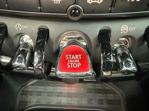 Used 2022 MINI Cooper Clubman John Cooper Works image 21