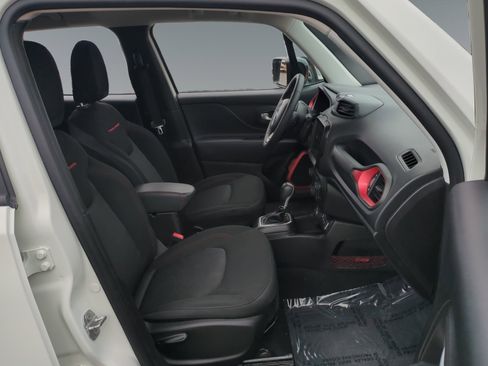 Used 2023 Jeep Renegade Trailhawk image 17