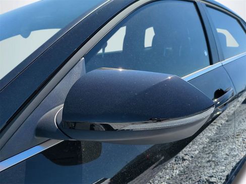 New 2026 Hyundai Elantra Limited FWD image 12