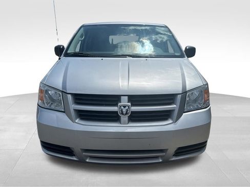 Used 2010 Dodge Grand Caravan SE w/ Popular Equipment Group FWD image 3