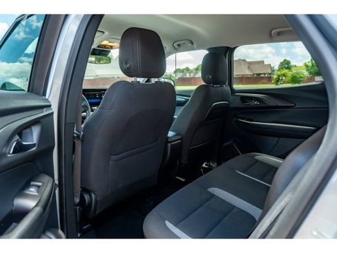 Used 2025 Chevrolet TrailBlazer LT AWD/4WD image 12