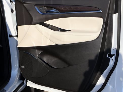 Used 2023 Buick Enclave Avenir w/ Avenir Technology Package image 13