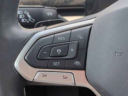 Used 2024 Volkswagen Atlas Cross Sport SE w/ Panoramic Sunroof Package FWD image 25