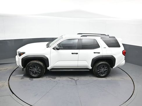 Certified 2025 Toyota 4Runner SR5 image 39