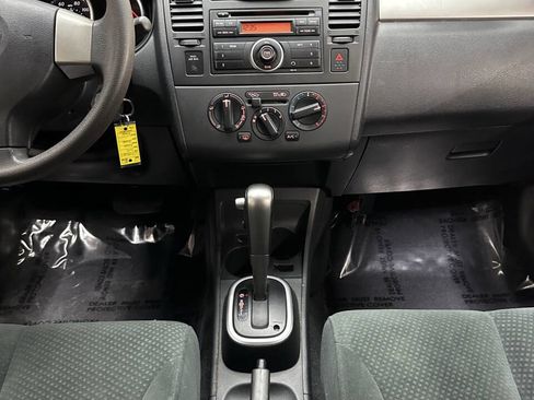 Used 2011 Nissan Versa 1.8 S image 24
