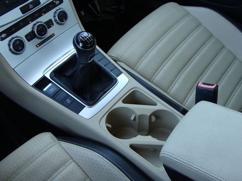 Used 2014 Volkswagen CC R-Line image 15