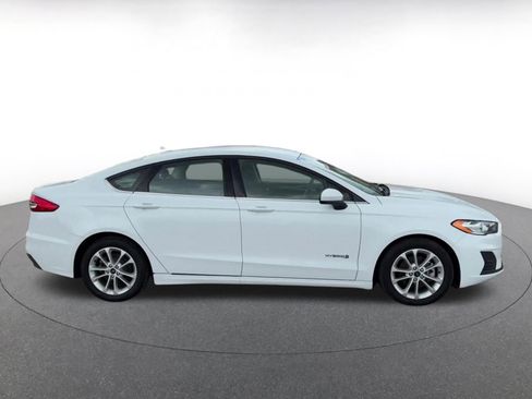 Used 2019 Ford Fusion SE FWD image 13