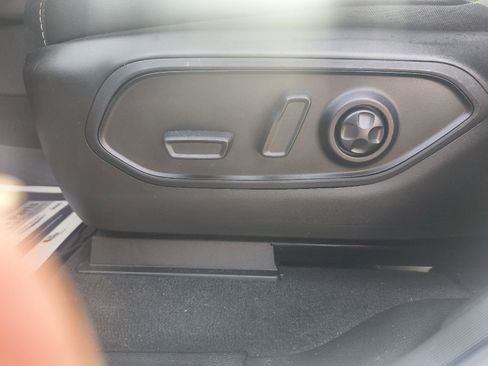 Used 2024 Jeep Grand Cherokee L Altitude image 13