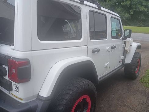 Used 2018 Jeep Wrangler Unlimited Rubicon AWD/4WD image 9