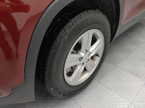 Used 2021 Chevrolet Trax LT w/ Premium Seat Package AWD/4WD image 31