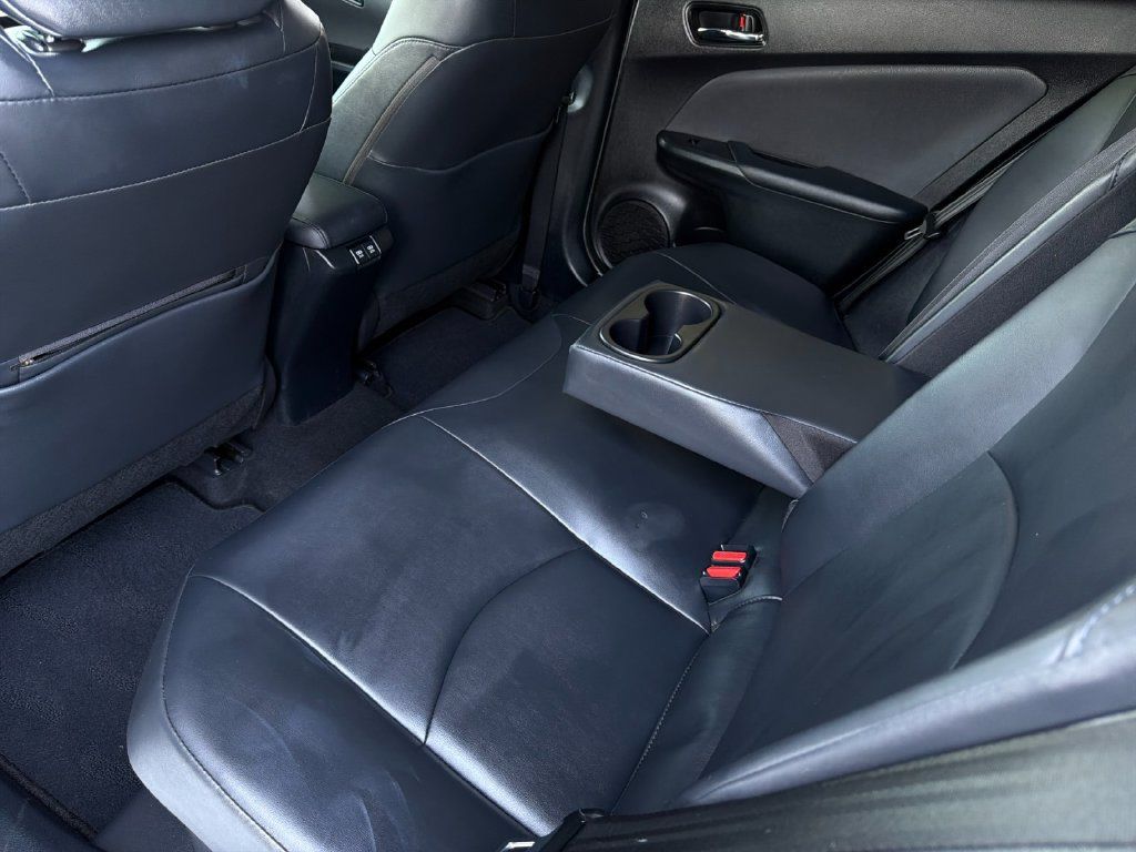 Used 2022 Toyota Prius FWD image 12