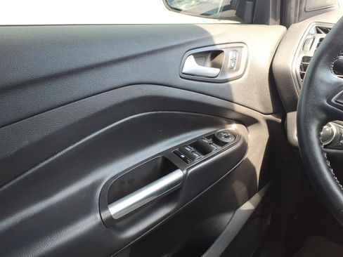 Used 2019 Ford Escape SE image 11