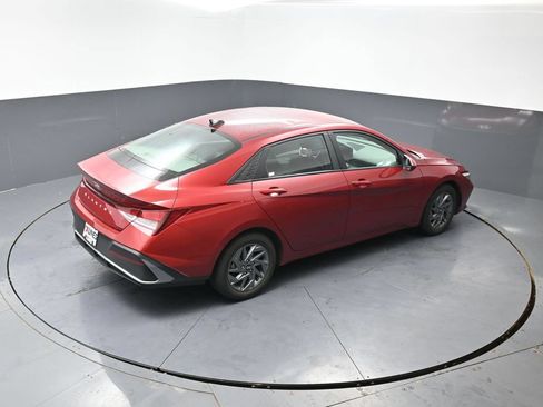 Used 2024 Hyundai Elantra SEL FWD image 13