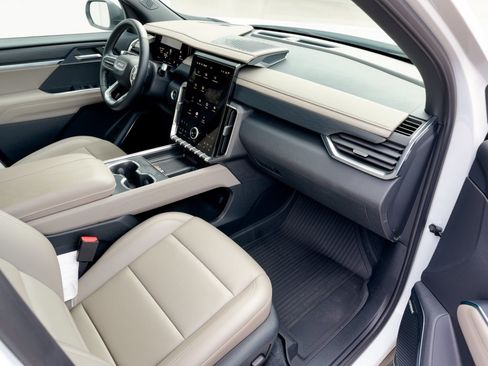 Used 2024 GMC Acadia Elevation w/ LPO, Floor Liner Package FWD image 30