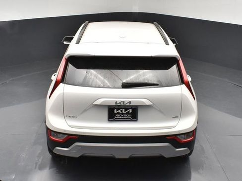 Used 2025 Kia Niro EX image 46