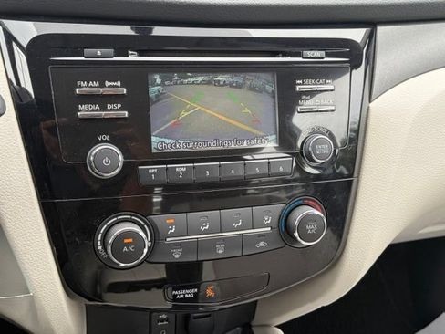Used 2017 Nissan Rogue Sport S FWD image 3