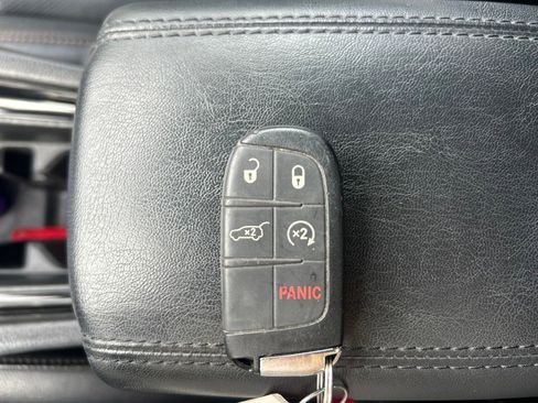 Used 2023 Jeep Compass Limited w/ Elite Group AWD/4WD image 17