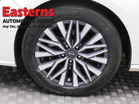 Used 2025 Nissan Altima 2.5 SV FWD image 32