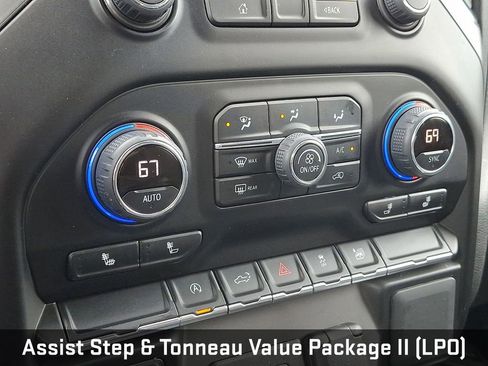 Used 2021 Chevrolet Silverado 1500 RST image 16