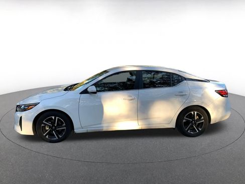 Used 2025 Nissan Sentra SV image 4