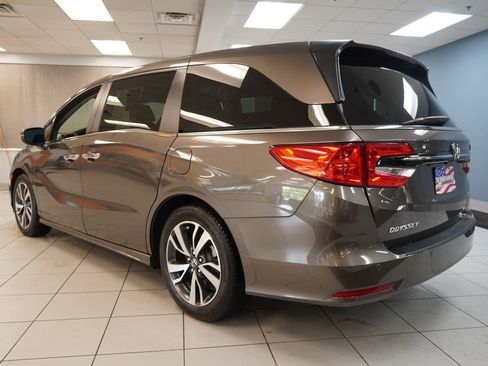 Used 2021 Honda Odyssey Touring image 3