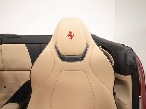 Used 2020 Ferrari Portofino image 22