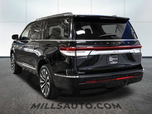 Used 2022 Lincoln Navigator L Reserve image 5