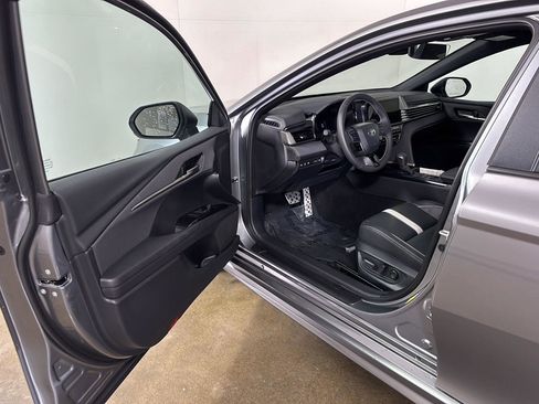 Used 2026 Toyota Camry SE FWD image 2