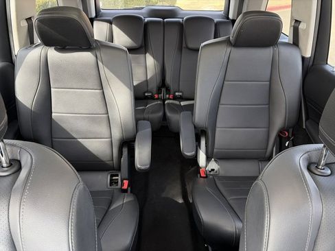 Used 2023 Mercedes-Benz GLS 450 GLS 450 w/ AMG Line Exterior image 28