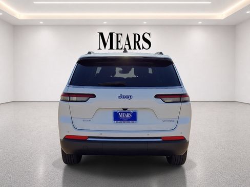 Used 2023 Jeep Grand Cherokee L Limited AWD/4WD image 4