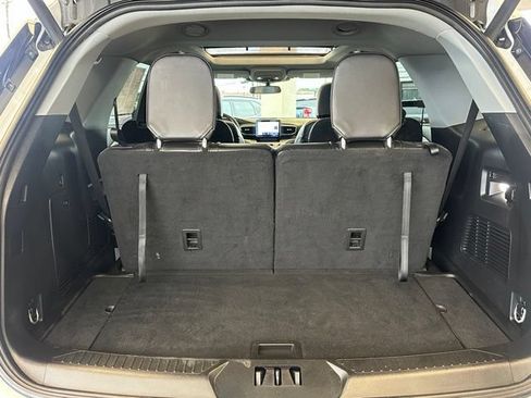 Certified 2023 Ford Explorer XLT w/ Equipment Group 202A AWD/4WD image 28