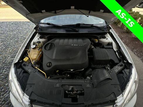 Used 2013 Chrysler 200 Limited FWD image 15