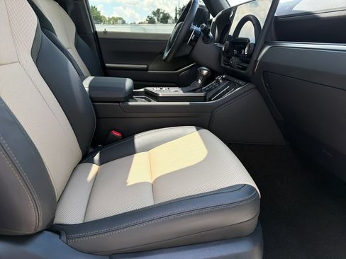 Used 2025 Lexus GX 550 AWD/4WD image 41