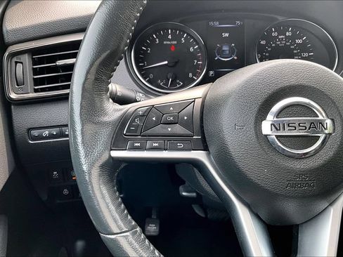 Used 2017 Nissan Rogue S AWD/4WD image 11