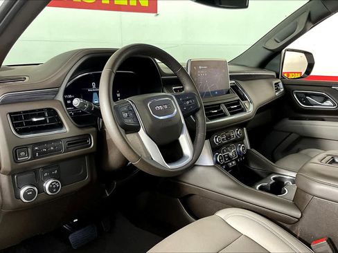 Used 2023 GMC Yukon XL SLT image 10