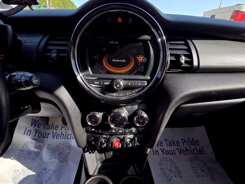 Used 2017 MINI Cooper 2-Door Hardtop FWD image 18