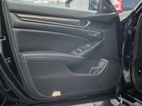 Used 2019 Honda Accord Touring image 35