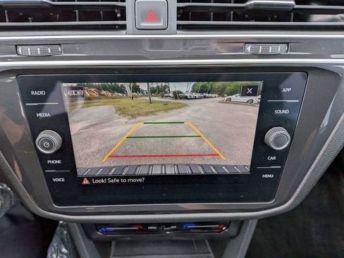 Certified 2024 Volkswagen Tiguan SE R-Line AWD/4WD image 23