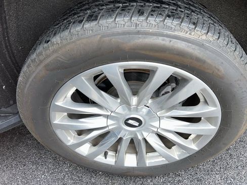 Used 2022 Cadillac Escalade ESV Premium Luxury image 8