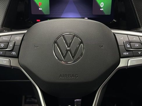 Used 2025 Volkswagen Atlas Peak Edition SE AWD/4WD image 16