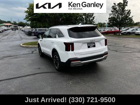 Used 2026 Kia Sorento S FWD image 7