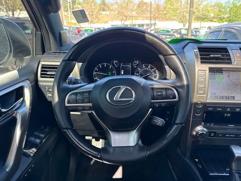 Used 2020 Lexus GX 460 Luxury w/ Off Road Package AWD/4WD image 32
