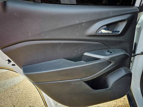 Certified 2024 Chevrolet Trax RS w/ Driver Confidence Package image 28