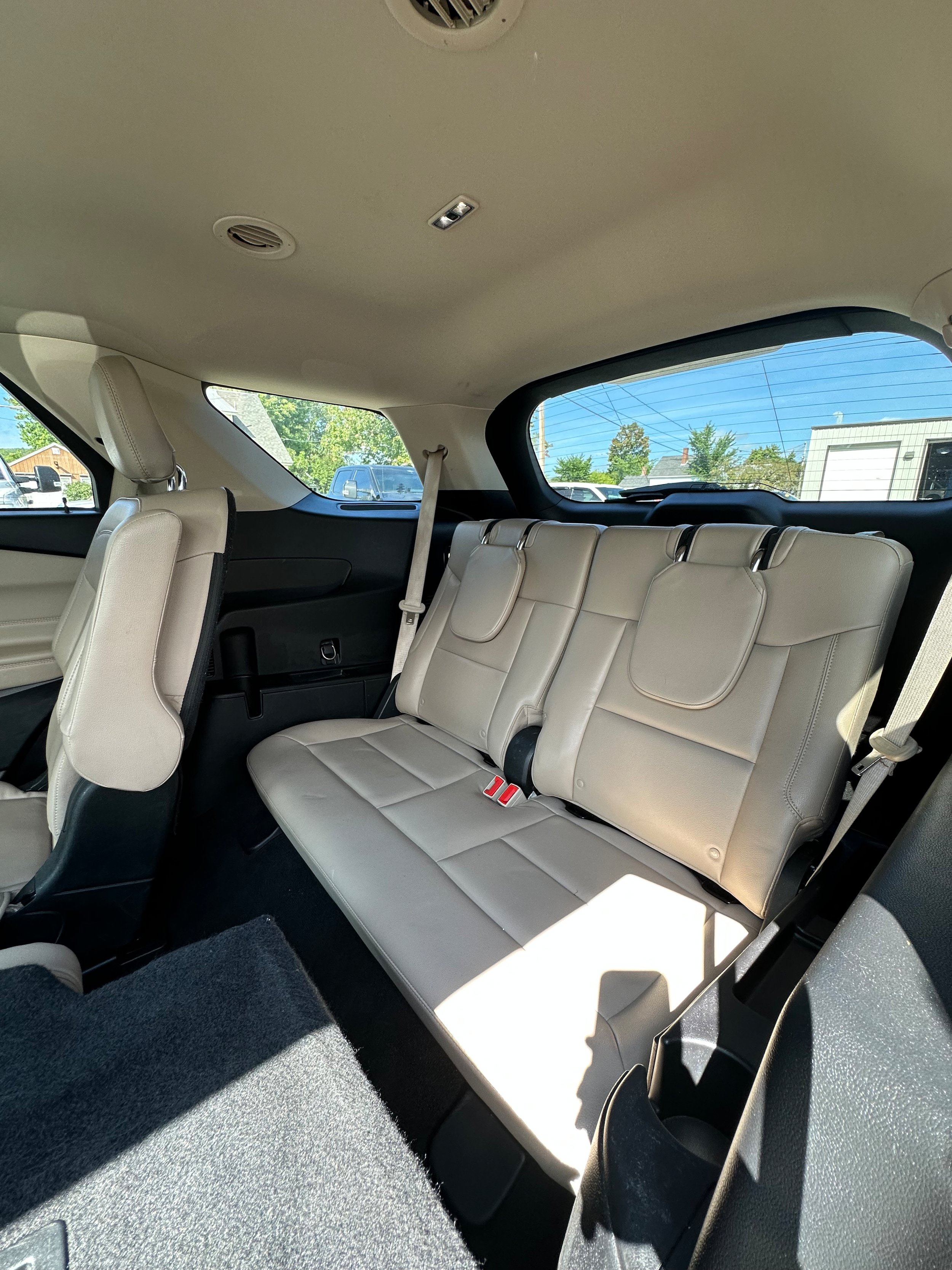 Used 2020 Ford Explorer XLT w/ Equipment Group 202A AWD/4WD image 24