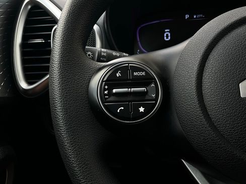 Used 2025 Kia Soul LX w/ LX Technology Package image 31