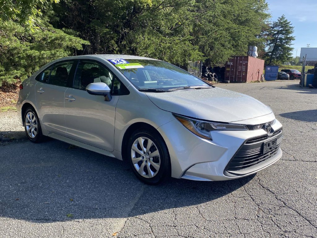 Used 2024 Toyota Corolla LE FWD image 6