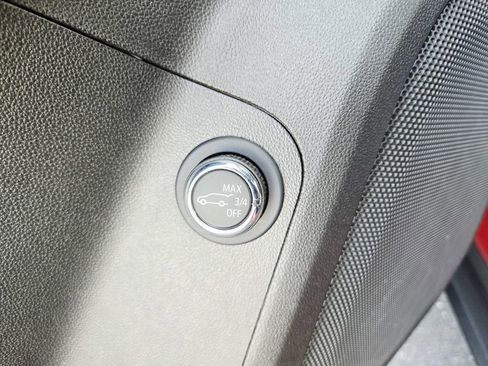 Used 2023 GMC Acadia SLE w/ Driver Convenience Package image 38