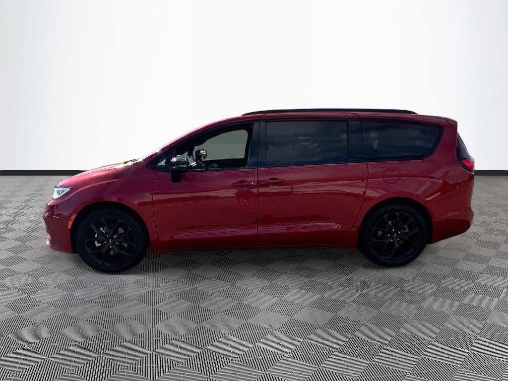Used 2025 Chrysler Pacifica Limited FWD image 4