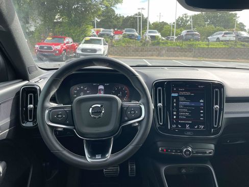 Used 2020 Volvo XC40 T5 R-Design w/ Protection Package Premier AWD/4WD image 14