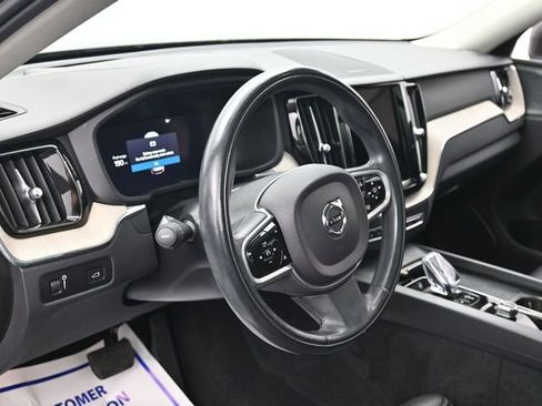 Used 2022 Volvo XC60 B5 Inscription w/ Advanced Package image 17